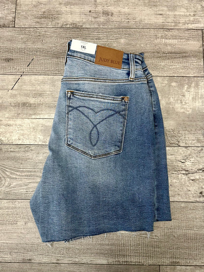 Daisy Curve Denim Shorts