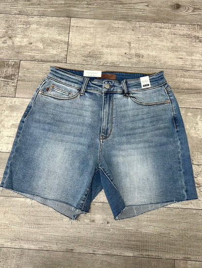 Daisy Curve Denim Shorts