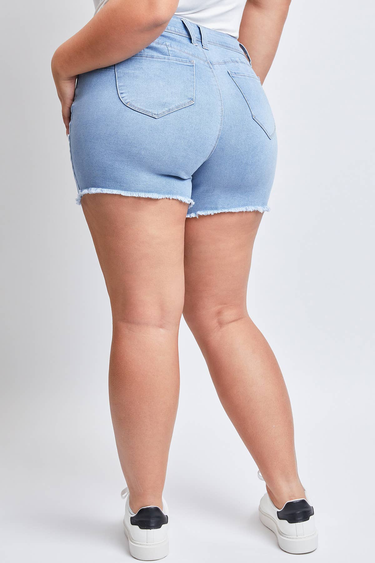Curvy WannaBettaButt High-Rise Fray Short